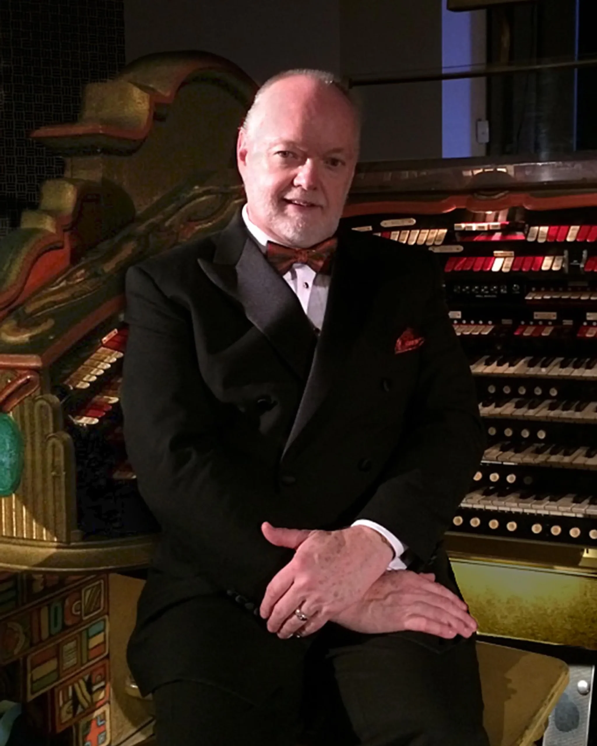 The General: Organist Dennis Scott